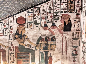 Reina ofreciendo jarrones rituales (pintura mural)