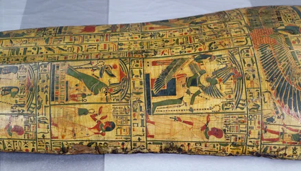 Detalle de la tapa del ataúd exterior de la momia de Nesyamun, posiblemente encontrado en Deir El-Bahri, Nuevo Reino, c.1100 a.C.