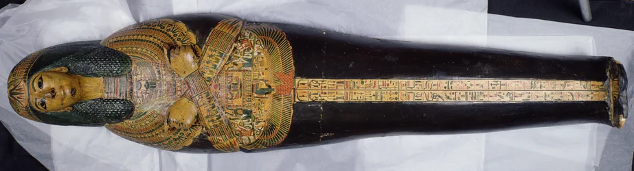 Tapa interior de la momia de Nesyamun, posiblemente encontrado en Deir El-Bahri, Nuevo Reino, c.1100 a.C.