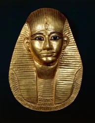 Tesoro de Tanis, máscara de oro del rey Amenemope