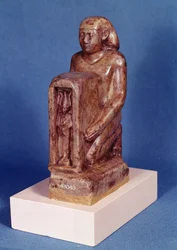 Pedesi sosteniendo un naos de Osiris
