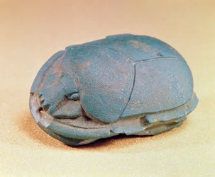 Escarabajo del collar de cuentas de una momia, Período Tardío, c.600 a.C.