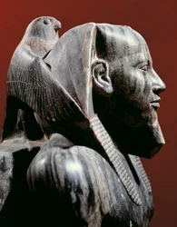 Civilización egipcia, Imperio Antiguo, IV dinastía. Estatua de diorita del faraón Khafre (Chephren). De Guiza