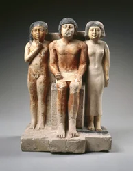 Estatua de Nykara y su familia, finales de la 5ª dinastía, Reino Antiguo, c. 2455-2350 a.C. (piedra caliza pintada)