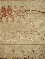 Remolcando un barco, de la Mastaba de Mereruka, Reino Antiguo (caliza pintada)