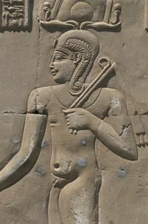 Egipto, Desierto Libio, Oasis de Al-Dakhilah (Dakhla), relieve en templo egipcio