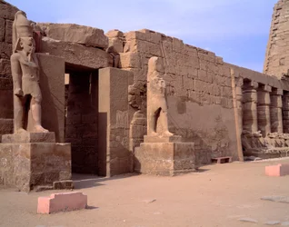 Antigüedad egipcia: vista del templo de Karnak. Egipto