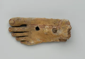 Pie izquierdo de un ataúd antropoide, 30 a.C.-2do siglo d.C. (madera y yeso)