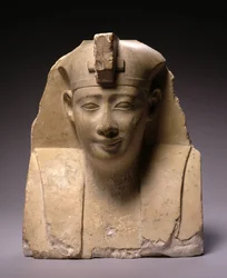 Cabeza, período ptolemaico temprano (304-250 a.C.) (caliza)