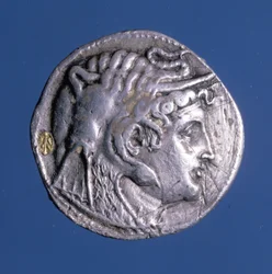 Moneda de plata con la efigie de Ptolomeo I Sóter (367 a.C. - 283 a.C.), Rey de Egipto.