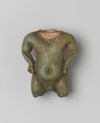 Amuleto fragmentario de Pataikos, 1539-30 a.C.