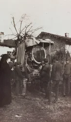 Álbum de la Primera Guerra Mundial en Friuli-Venecia Julia: coche fotoeléctrico, 01-04/1916
