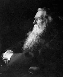John Ruskin, artista, poeta y crítico inglés, c. 1897