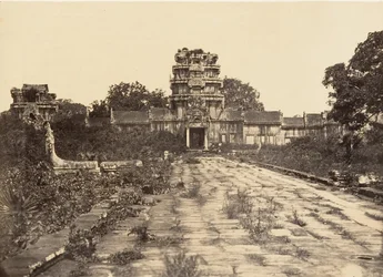 Gran Pagoda Puerta Oeste del primer recinto, 1866