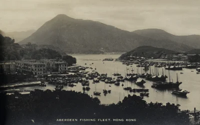 Flota pesquera de Aberdeen, Hong Kong, de un álbum de fotografías relacionadas con el servicio de Pte H. Chick, 1940