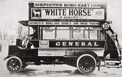 Un ómnibus, c.1910, de La Historia de Veinticinco Años, publicado en 1935
