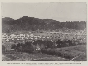 Campamento en Wellington del Contingente de Nueva Zelanda para el Servicio en Sudáfrica, Tropas y Cuerpos de Voluntarios Visitantes formados para el Servicio Divino, conducido por el Capellán, Obispo Wallis