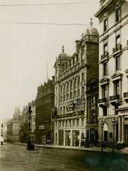 Carlton House, construida en el sitio de la Capilla de St Philips, Regent Street, Londres, en 1904