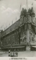 Decoraciones de coronación en la tienda Selfridge, Londres