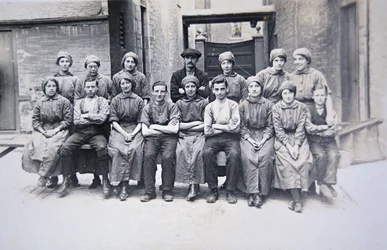 Trabajadoras en el Arsenal de Woolwich, Londres