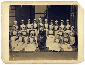 Retrato grupal del personal médico del Hospital de St. Thomas