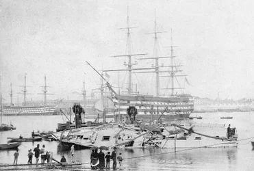 HMS Victory en el puerto de Portsmouth, c.1870