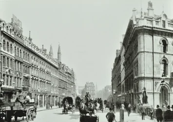 Holborn Viaduct, mirando al este, Ciudad de Londres, 1875