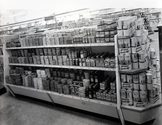 Pasillo de artículos para el hogar, tienda Woolworths, 1956