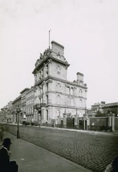 Club Naval y Militar Junior, Londres
