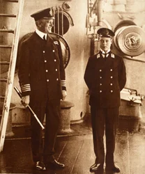 El Rey Eduardo VIII como guardiamarina en el H.M.S. Hindustan, 1910