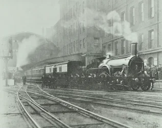 Último tren de ancho de vía ancho saliendo de la estación de Paddington, 1892