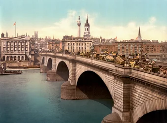Puente de Londres sobre el río Támesis (foto coloreada a mano)