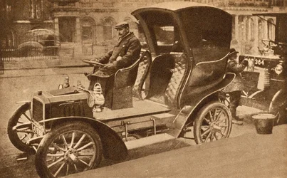 El primer taxi motorizado de Londres
