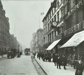 New Oxford Street: mirando al oeste por Bloomsbury Way, 1890