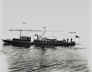 S.S. Beatrice, un barco en el Támesis, 1898