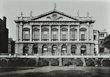 Spencer House, Saint Jamess Place, Westminster LB, 1895