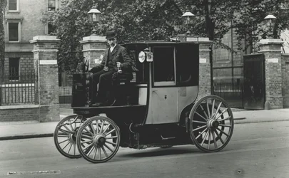 Taxis eléctricos, 1897-1900