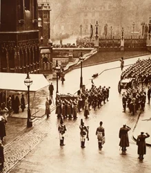 La Procesión Fúnebre formándose en Westminster Hall, 1936
