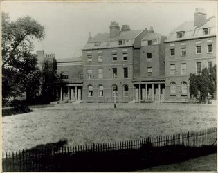 El Paragon, New Kent Road