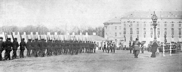 Las tropas llevando los colores al Palacio Real, ilustración de The King, 25 de mayo de 1901