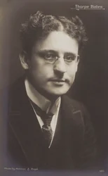 Thorpe Bates, cantante y actor inglés