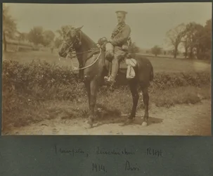 Trompetista de la Artillería Real a Caballo de Leicestershire en un campamento de entrenamiento en Diss, 1914
