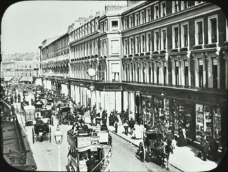 Whiteleys, Westbourne Grove, Westminster LB: mirando al oeste, 1895