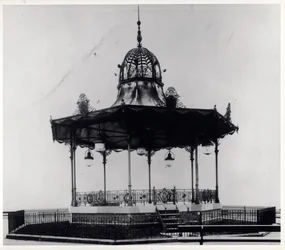 Quiosco ornamental en East End Park, Leeds