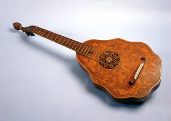 Un orpharion supuestamente hecho para Isabel I por John Rose en 1580