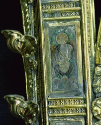 Ángel tocando un timbal, detalle del báculo de William of Wykeham (c.1320-1404) (plata dorada y esmalte champlevé)