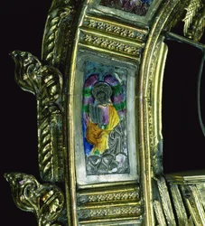 Ángel tocando un órgano portátil, detalle del báculo de William of Wykeham (c.1320-1404) (plata dorada y esmalte champlevé)