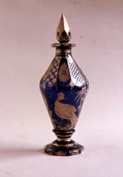Botella de vinagrera bicónica con tapón en espiral, 1765-70