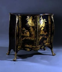 Cómoda Bombe, mediados del siglo XVIII