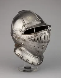 Burgonet con Buffe caído posiblemente de una armadura de William Herbert, primer conde de Pembroke, c.1550